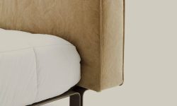 001_Less_05-1-800x800