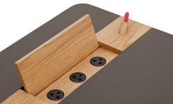 Mesa OFFICER detalhe tomadas