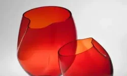 terpins.com_03-19_vaso-continente-i-ii-vermelho_foto-andrcs-otero_mar12-low-400x400.jpg